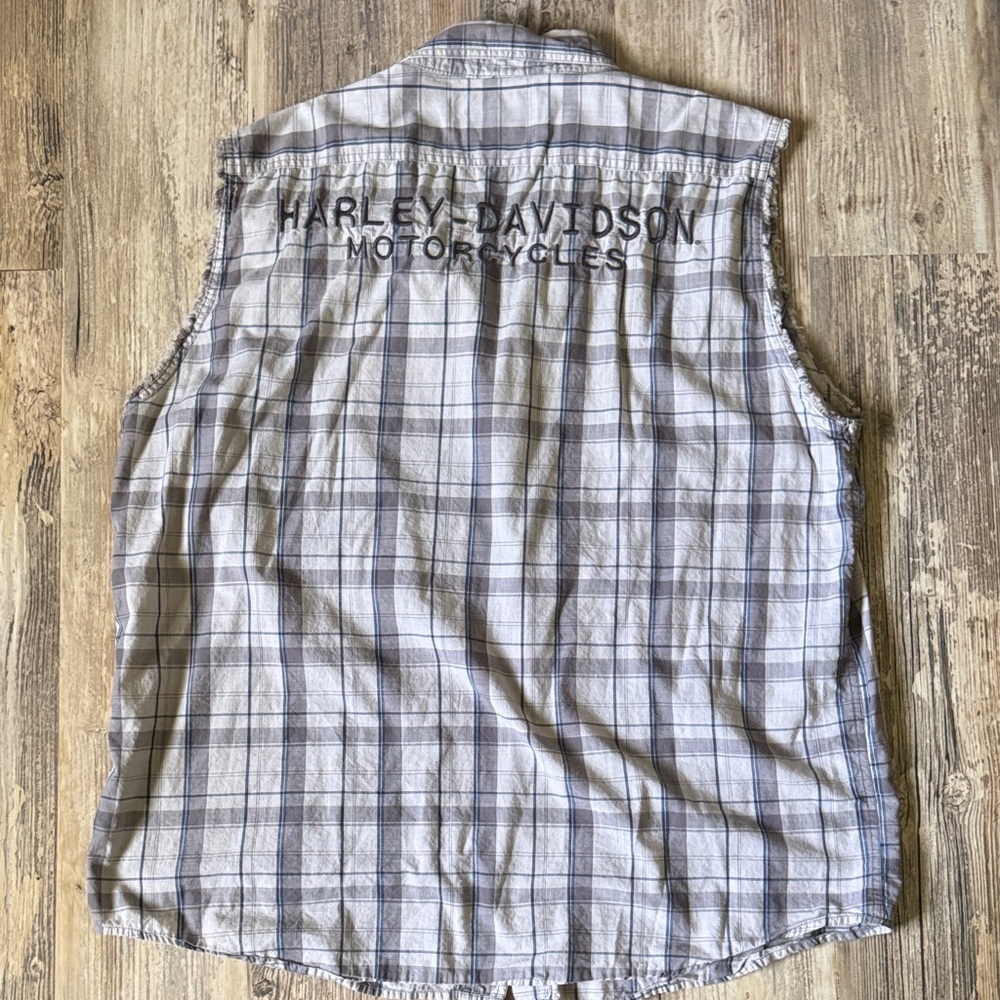 Harley-Davidson Black and Gray Plaid Sleeveless Shirt - Picture 4 of 5